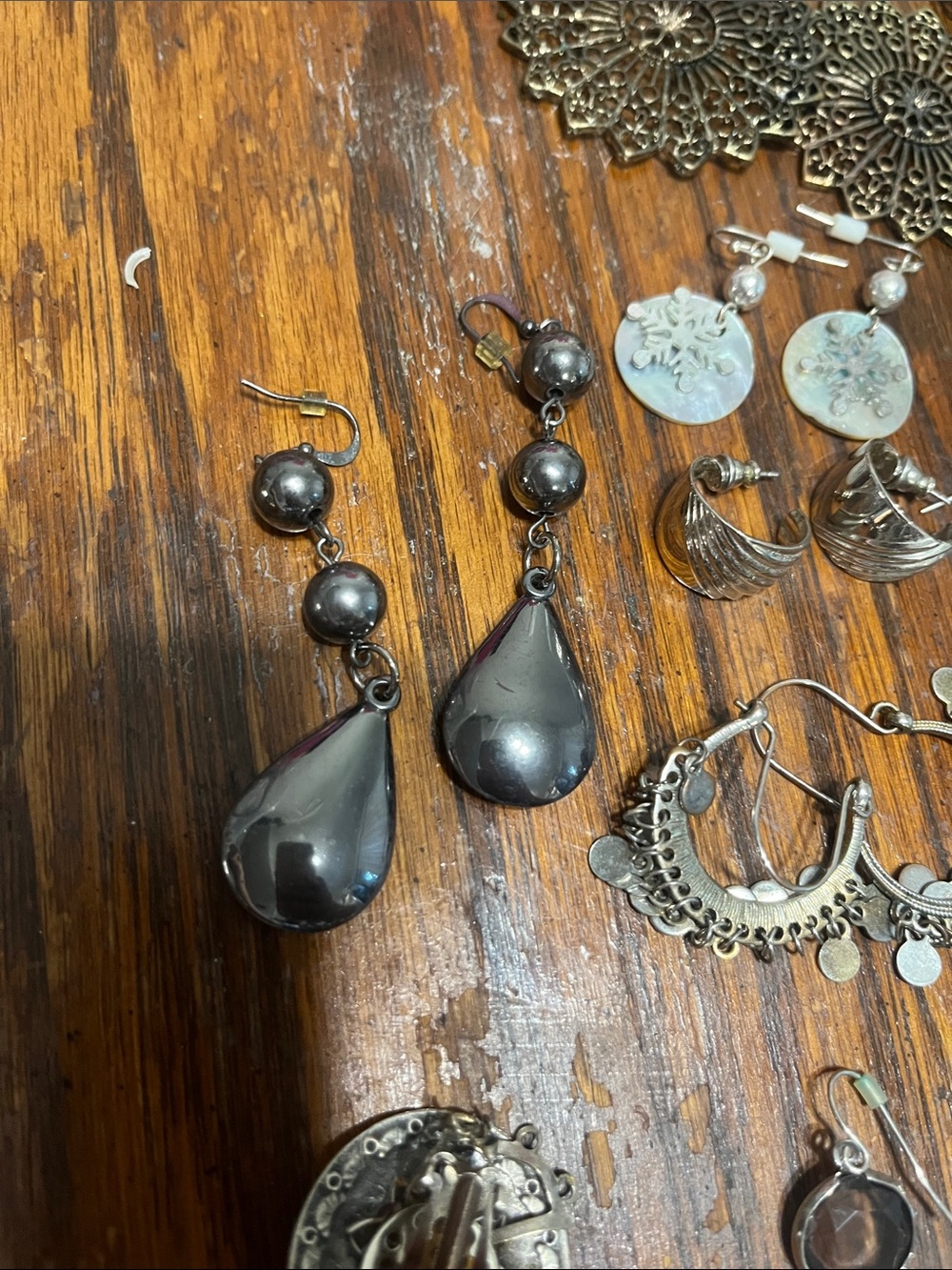 Mixed Women's Earrings Set in Silver, Gold and Mint - Picture 9 of 10